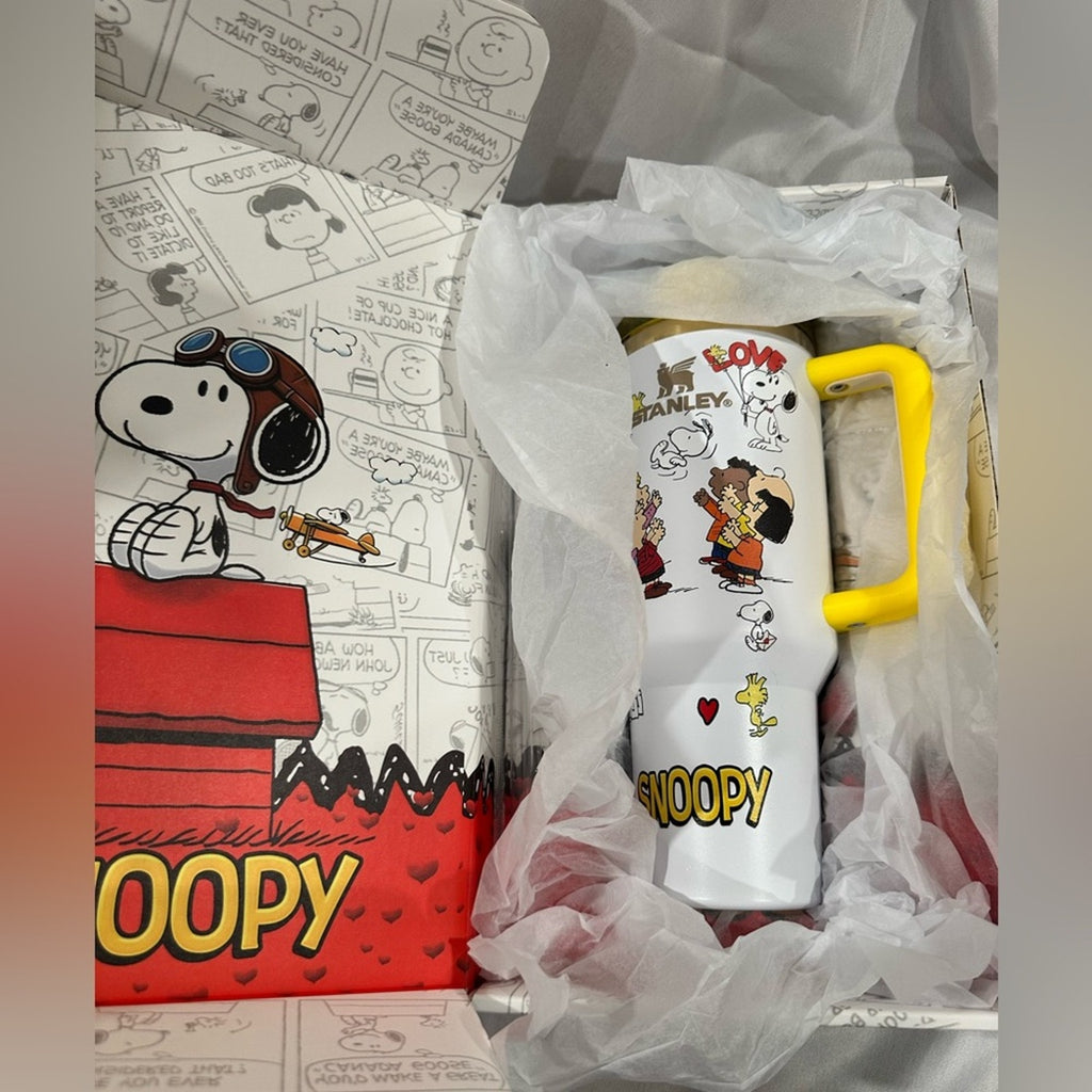 Stanley FlowState Quencher H2.0 Tumbler  Limited Edition Snoopy, V6 40 oz