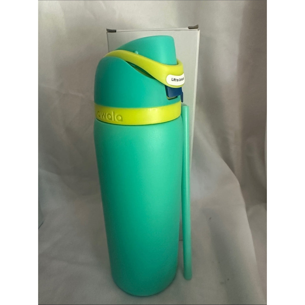 Owala insulated water bottle with a built-in straw. 32oz.