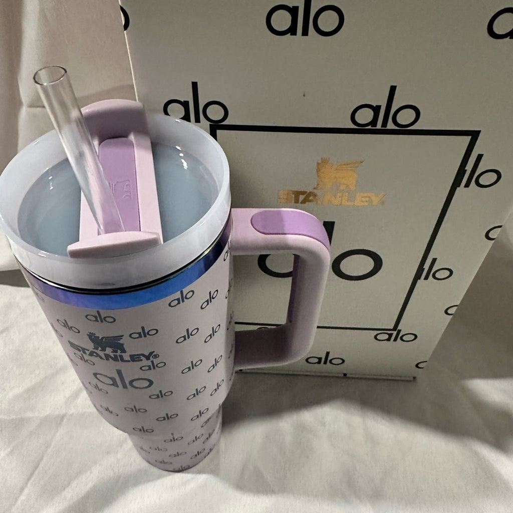 Stanley The FlowState Quencher H2.0 Tumbler limited edition Alo 40 oz Lavender
