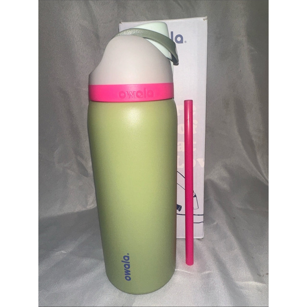 Owala insulated water bottle with a built-in straw. 32oz.