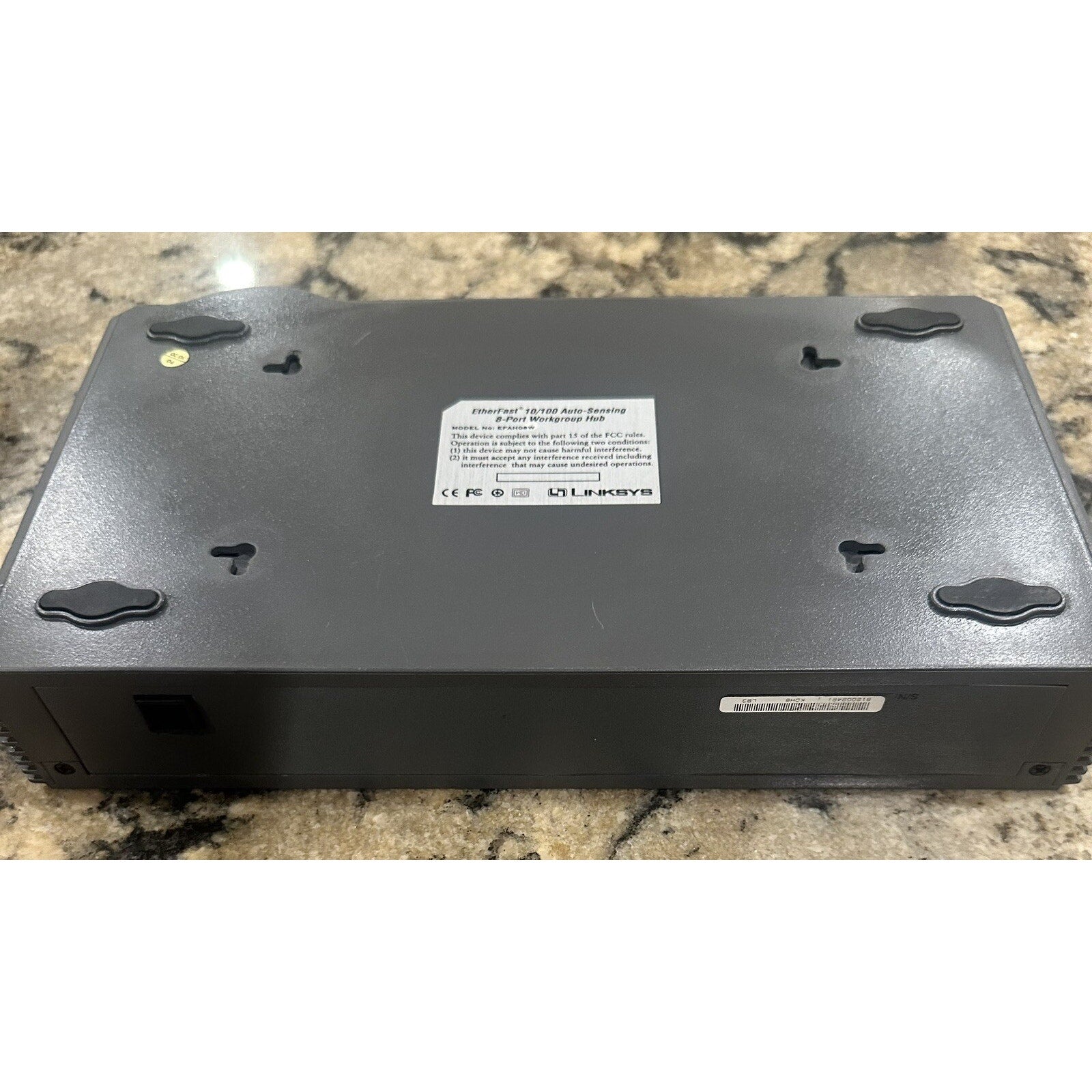 LINKSYS EFAH08W ETHERFAST 10/100 AUTO SENSING 8-PORT WORKGROUP HUB. No PWR Cord