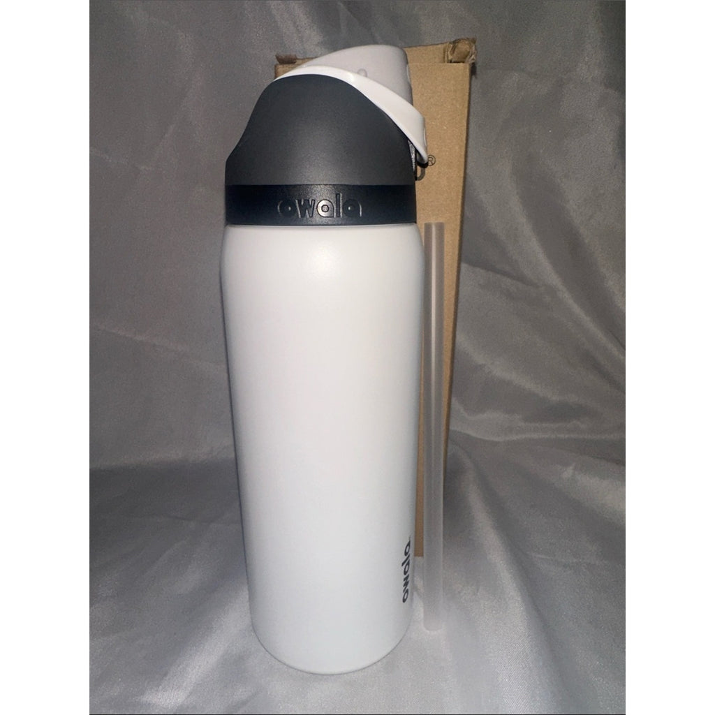 Owala insulated water bottle with a built-in straw. White 32oz.