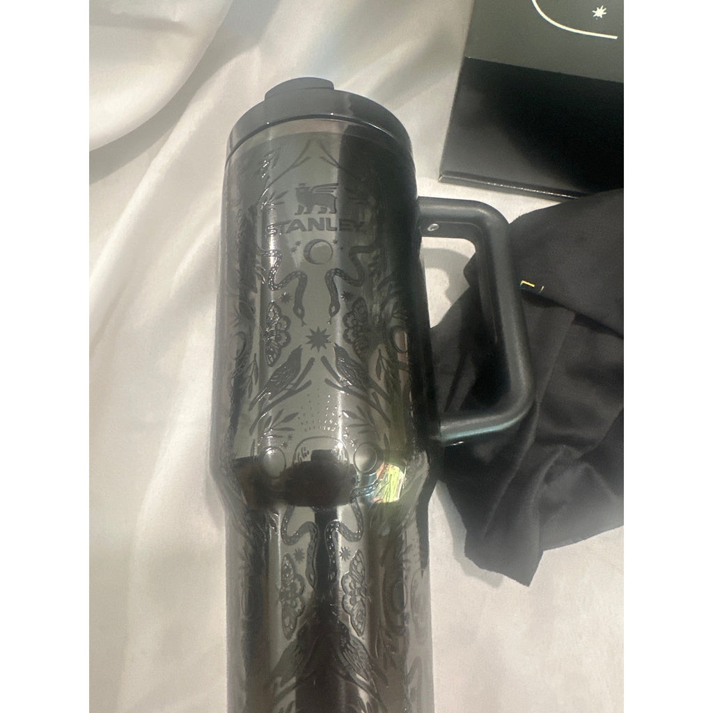 Stanley The FlowState Quencher H2.0 Tumbler limited edition Deadly Damask 40 oz