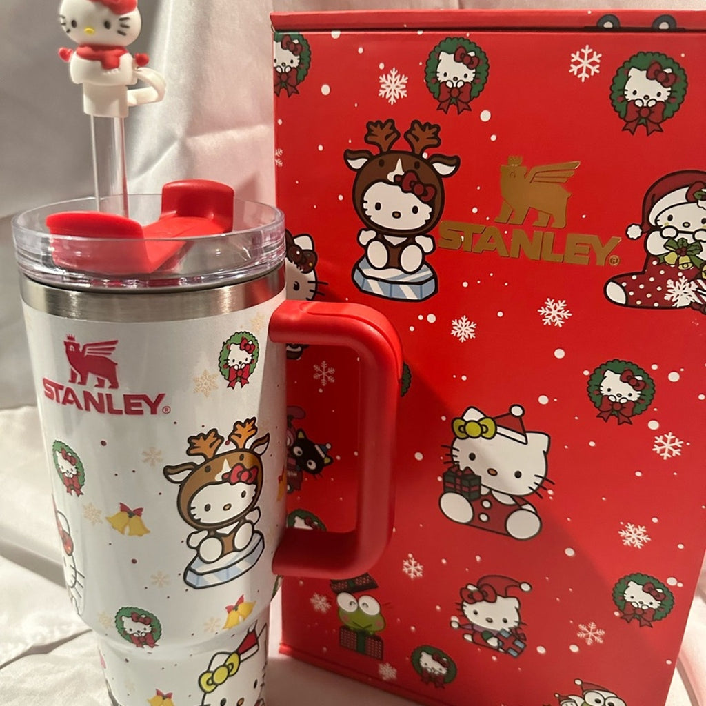 Stanley Tumbler 40 oz Quencher
Christmas Hello Kitty with Red Accents