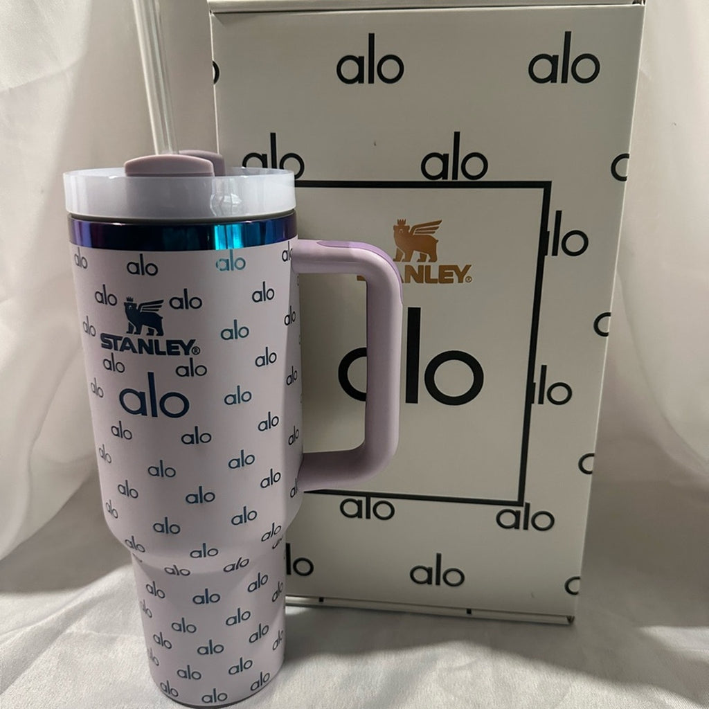 Stanley The FlowState Quencher H2.0 Tumbler limited edition Alo 40 oz Lavender