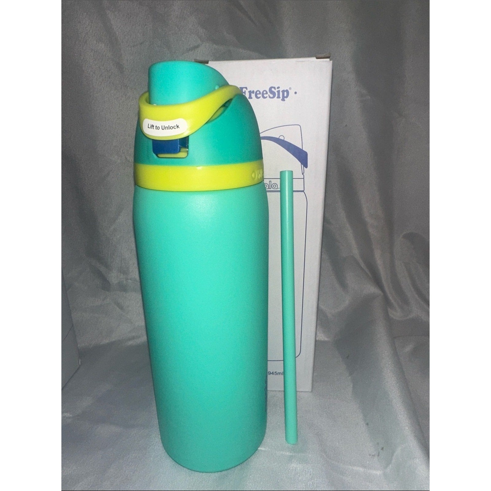 Owala insulated water bottle with a built-in straw. 32oz.