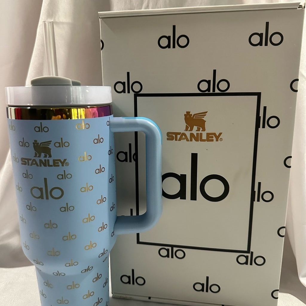 Stanley The FlowState Quencher H2.0 Tumbler limited edition Alo 40 oz Blue