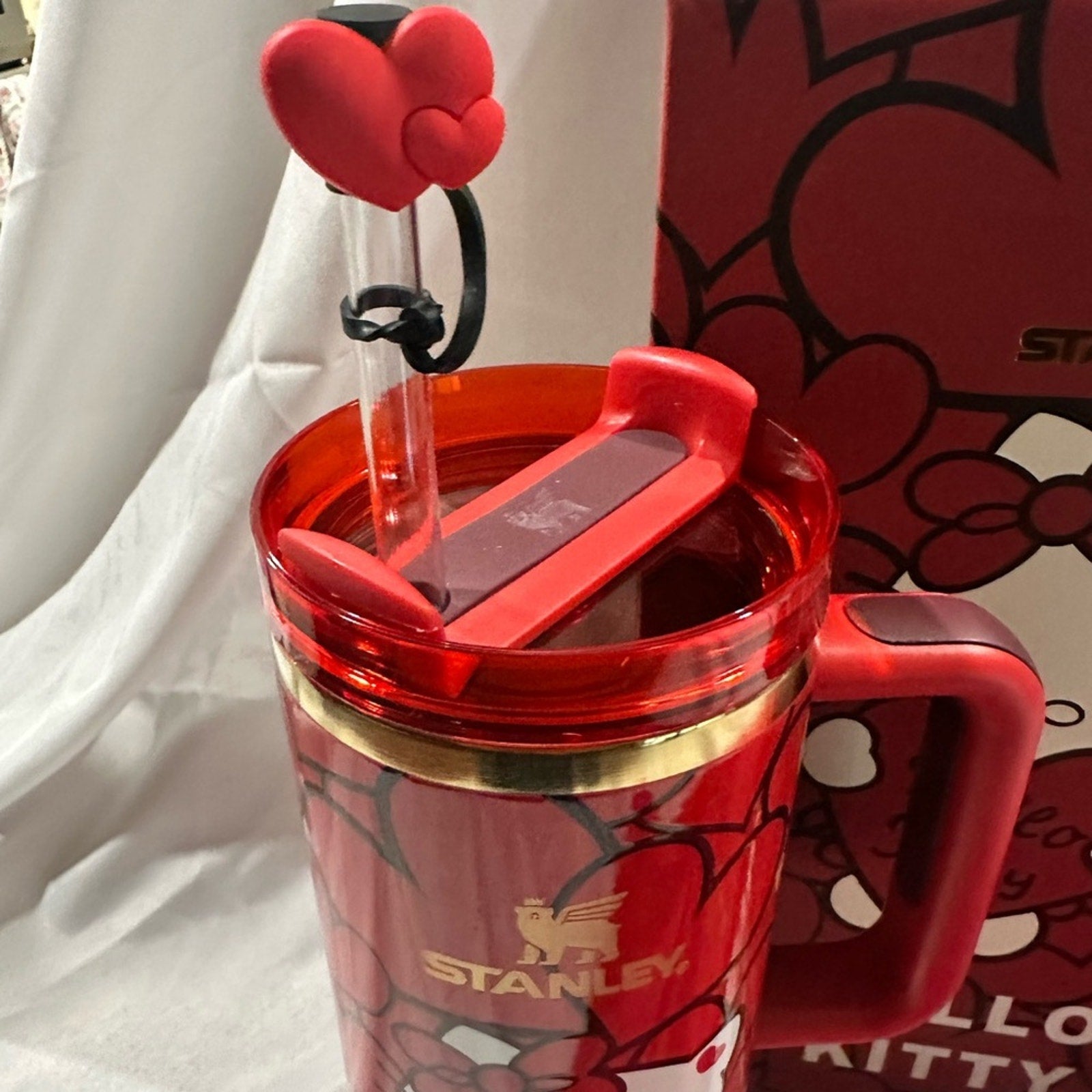 Stanley FlowState Quencher H2.0 Tumbler limited edition  Hello Kitty 40 oz Red
