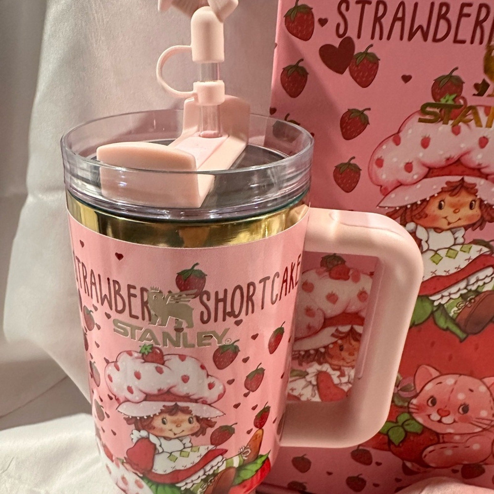 Stanley Tumbler 40 oz Quencher Pink Strawberry Shortcake