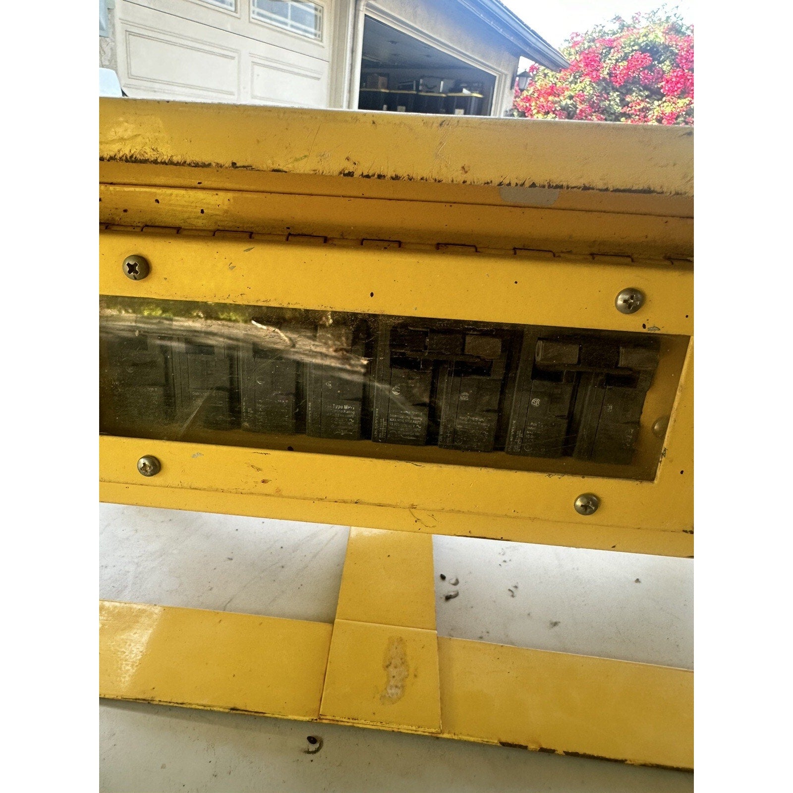 HUBBELL WIRING DEVICE-KELLEMS SBSB1A Power Distribution Box,50amp Used