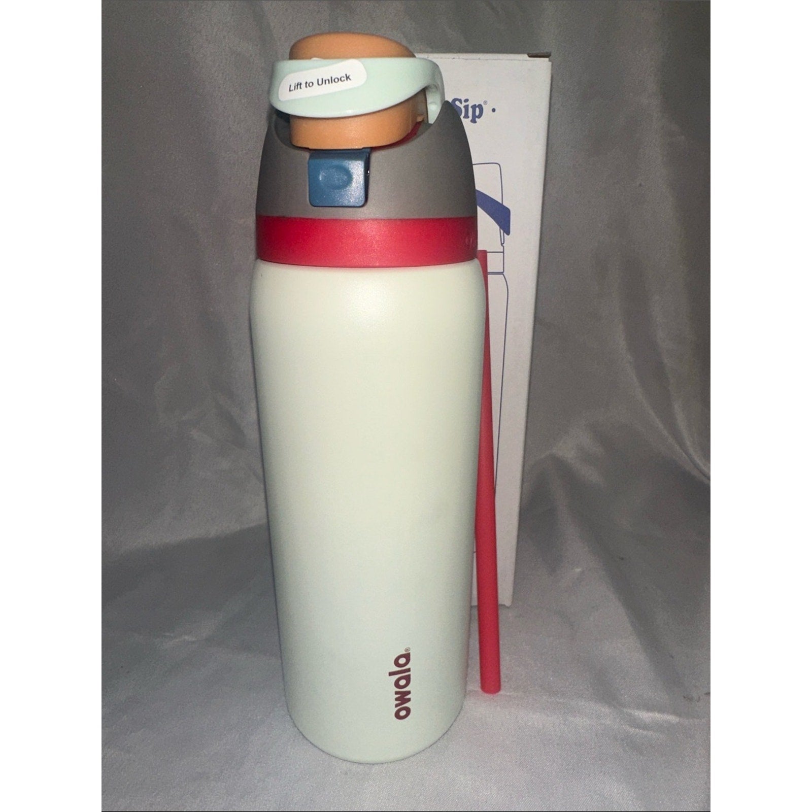 Owala insulated water bottle with a built-in straw. 32oz.