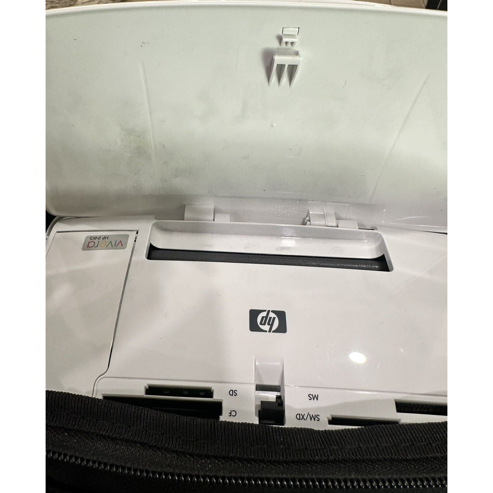 USED-UNTESTED HP PHOTOSMART 335 COMPACT PHOTO PRINTER W/ CORD & CARRYING CASE