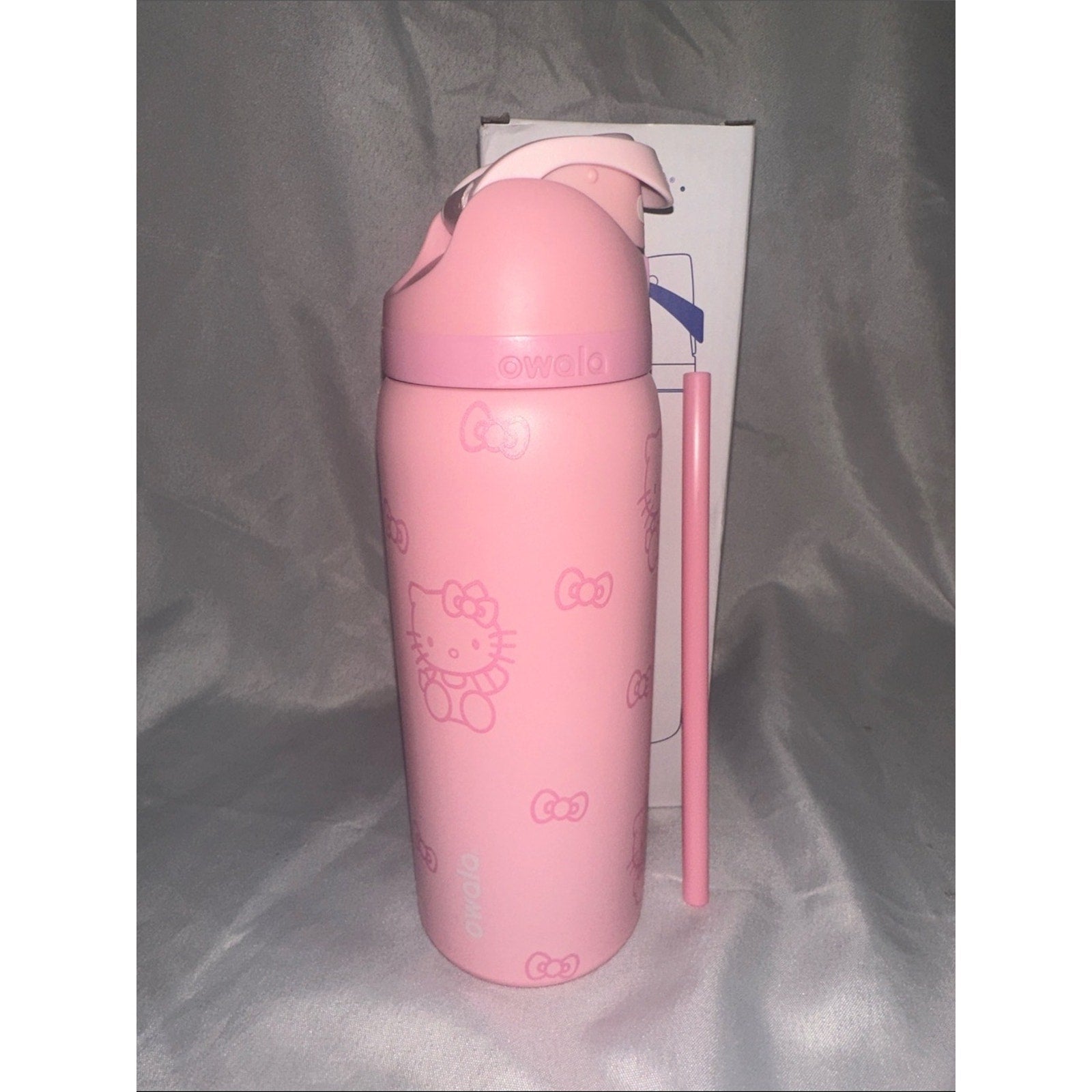 Custom Owala FreeSip Hello Kitty Pink/Pink 32 oz