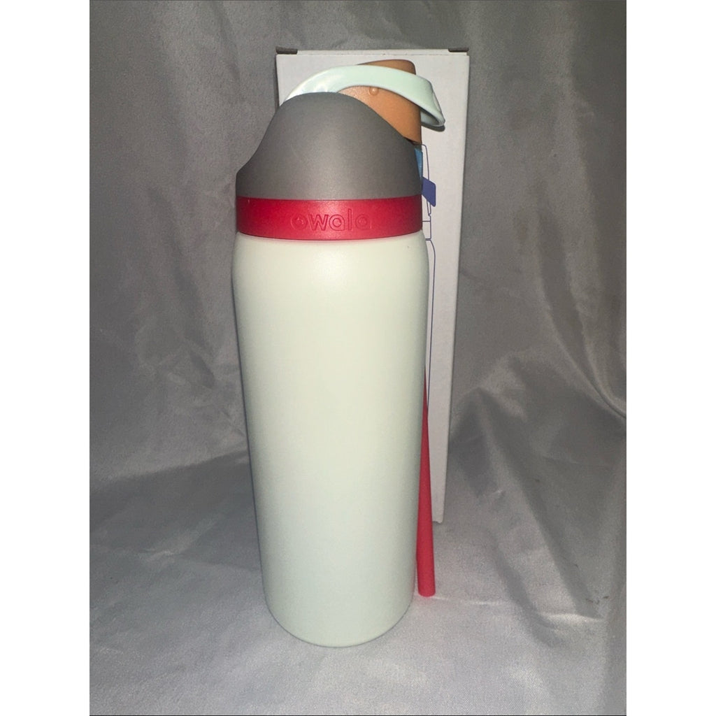 Owala insulated water bottle with a built-in straw. 32oz.