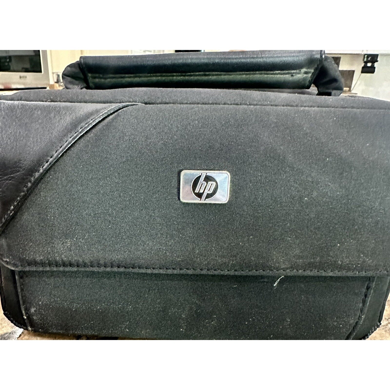 USED-UNTESTED HP PHOTOSMART 335 COMPACT PHOTO PRINTER W/ CORD & CARRYING CASE